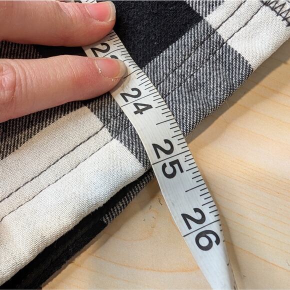 Orvis Black and White Plaid Flannel-Lined Shacket Shirt Size M - Picture 9 of 9